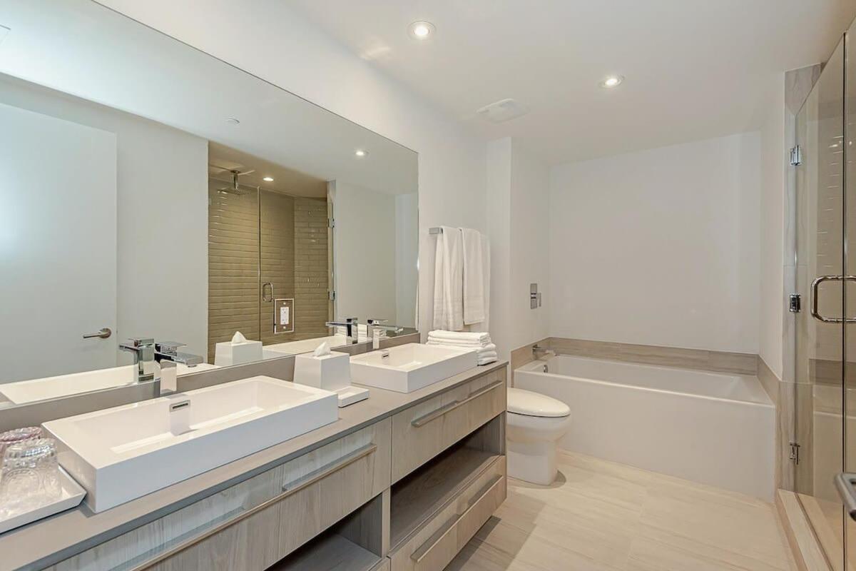 Wrap Around Balcony - Insane Views - Amazing Pools Apartment Hollywood Luaran gambar
