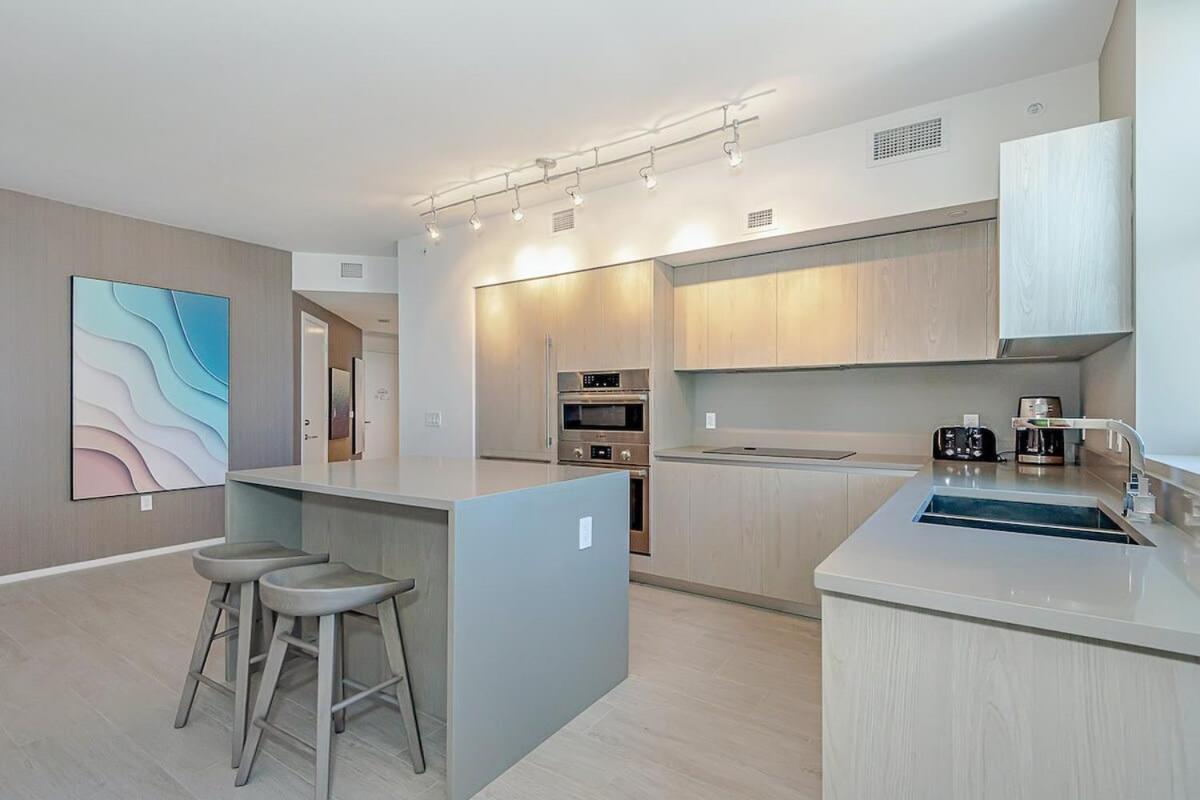 Wrap Around Balcony - Insane Views - Amazing Pools Apartment Hollywood Luaran gambar