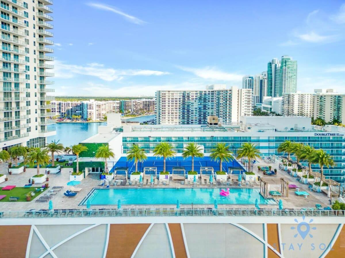 Wrap Around Balcony - Insane Views - Amazing Pools Apartment Hollywood Luaran gambar