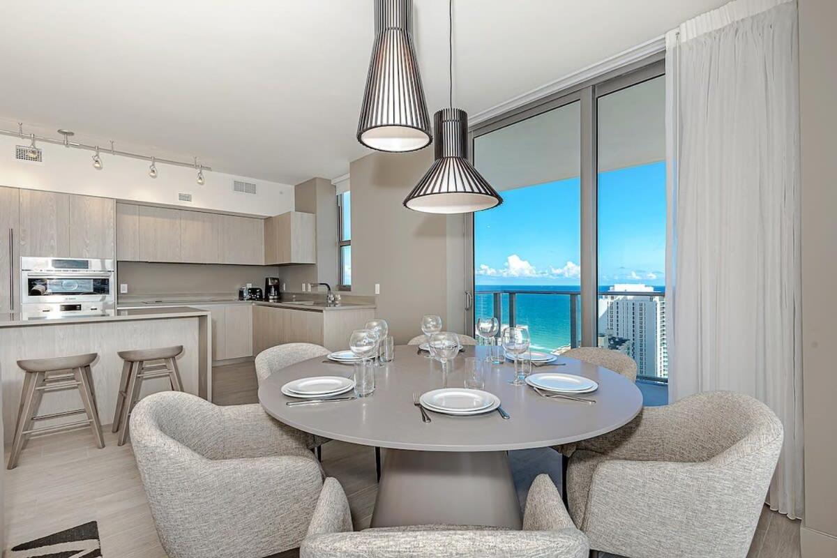 Wrap Around Balcony - Insane Views - Amazing Pools Apartment Hollywood Luaran gambar