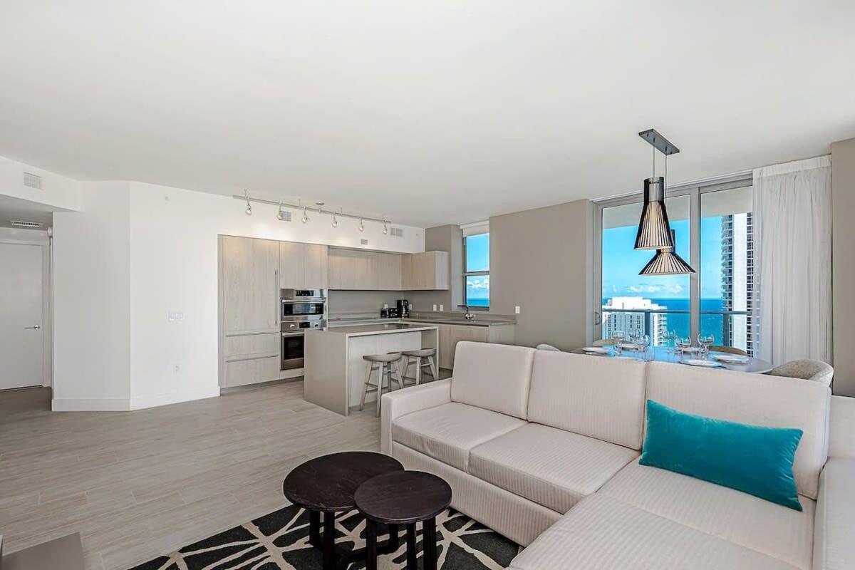 Wrap Around Balcony - Insane Views - Amazing Pools Apartment Hollywood Luaran gambar