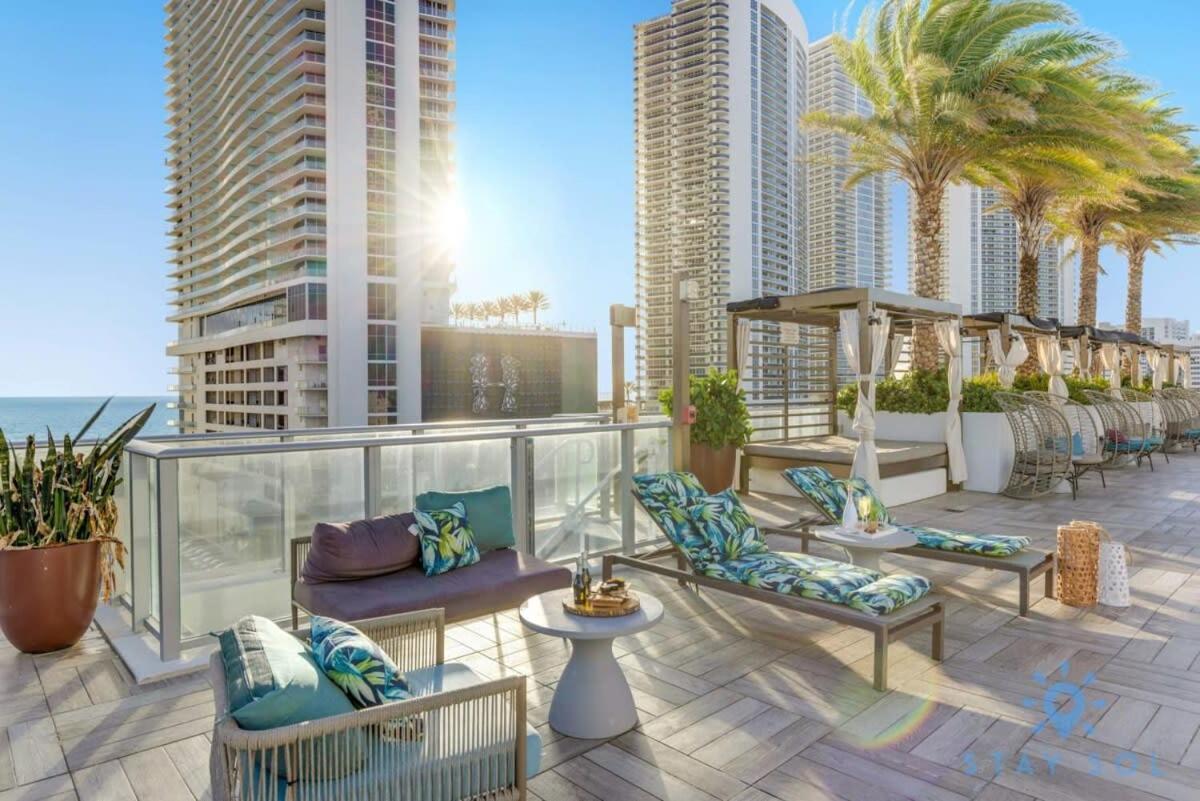 Wrap Around Balcony - Insane Views - Amazing Pools Apartment Hollywood Luaran gambar