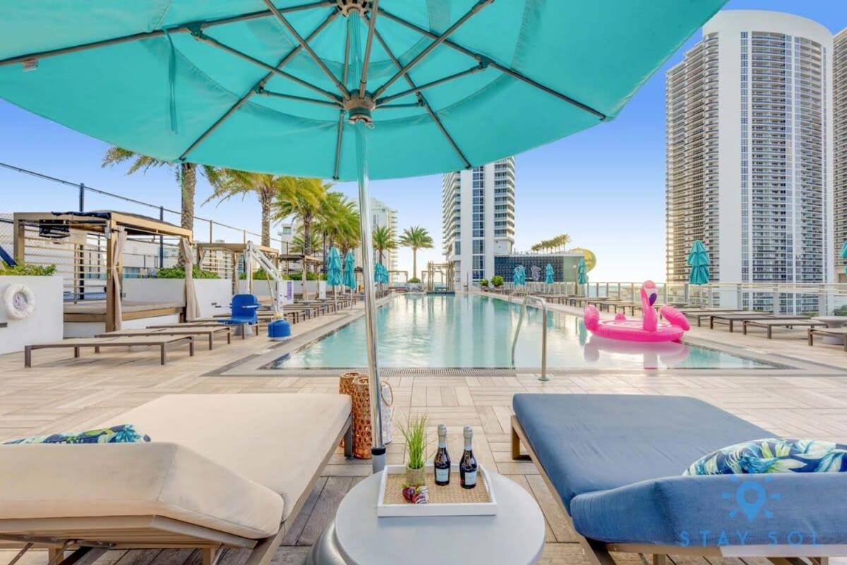 Wrap Around Balcony - Insane Views - Amazing Pools Apartment Hollywood Luaran gambar