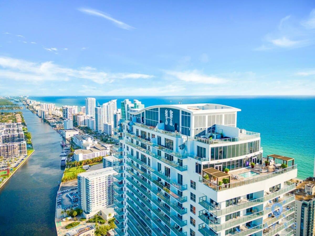 Wrap Around Balcony - Insane Views - Amazing Pools Apartment Hollywood Luaran gambar