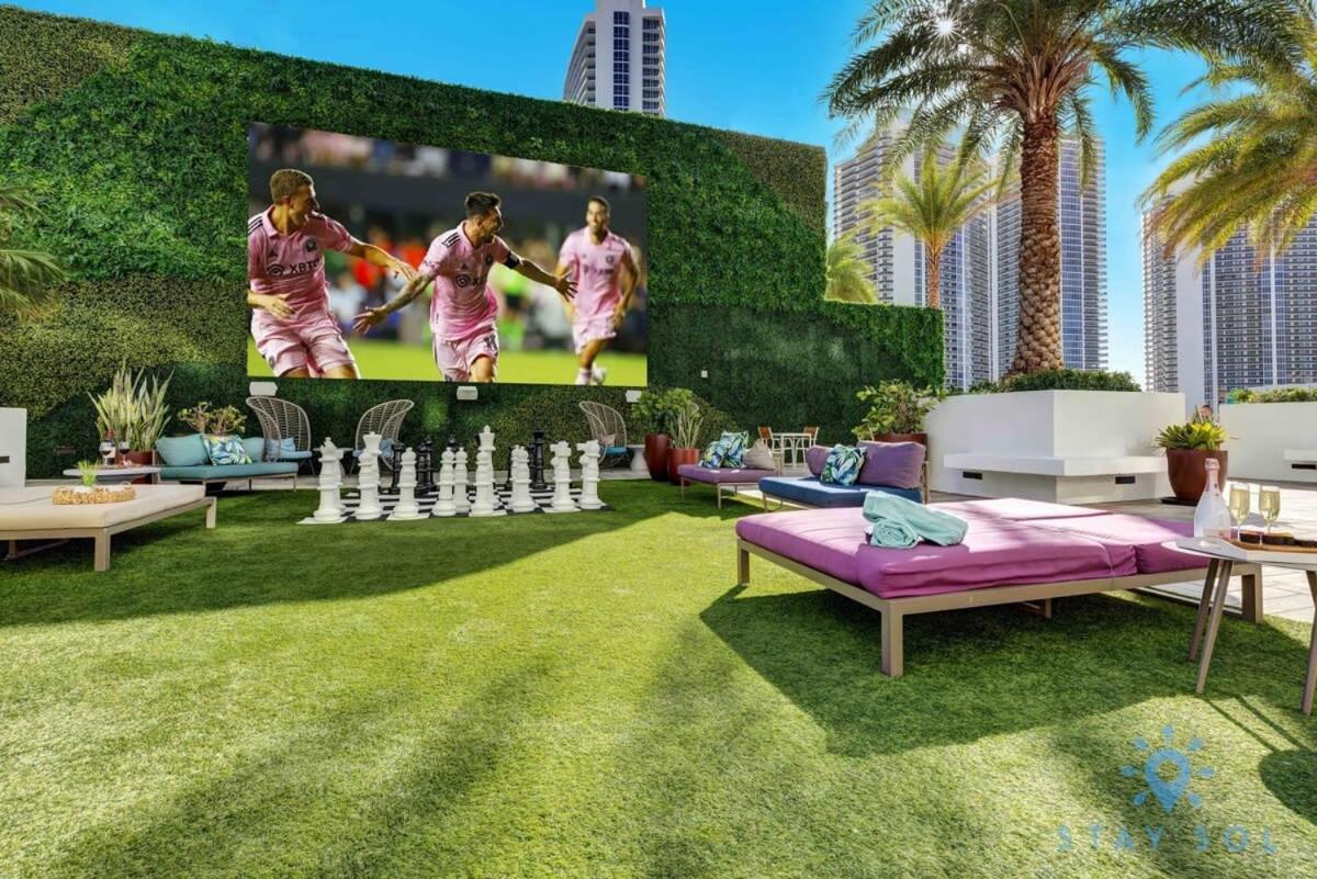 Wrap Around Balcony - Insane Views - Amazing Pools Apartment Hollywood Luaran gambar
